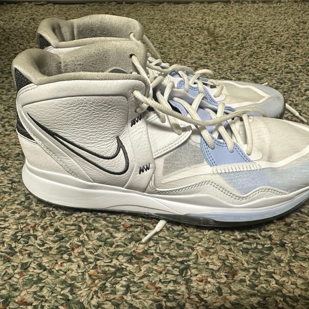 Nike Men’s Used Kyrie 8 10.5